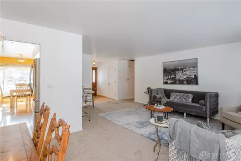 1053 E Rahn Rd, Centerville, OH 45429 photo 8