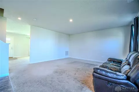 216 S Tuttle Rd, Springfield, OH 45505 photo 14