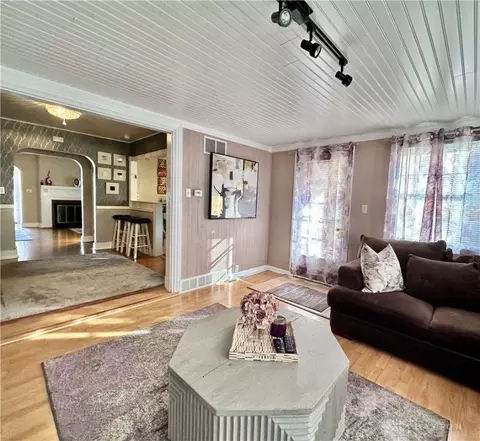 Living - 23 E Home Rd, Springfield, OH 45504 photo 2 of 4