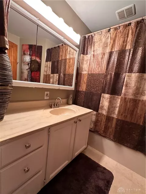 Bath - 23 E Home Rd, Springfield, OH 45504 photo 1 of 3