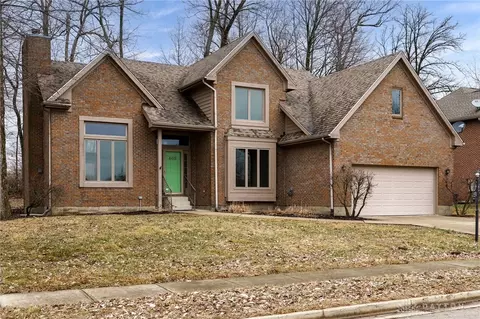 605 Golden Maple Ave, Brookville, OH 45309
