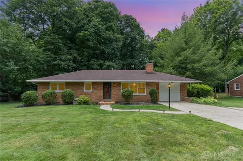 1445 Fudge Dr, Beavercreek, OH 45434