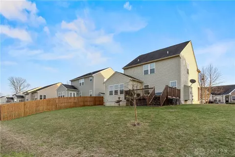 Exterior - 58 Cascade Dr, Fairborn, OH 45324 photo 6 of 11