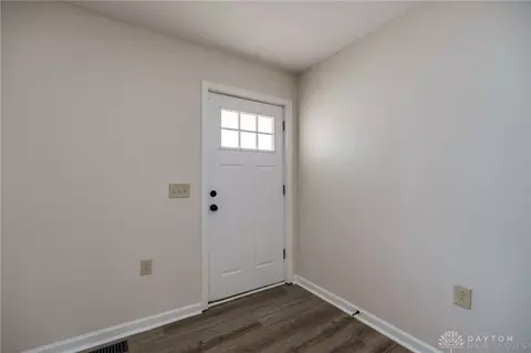 327 N Jackson St, Springfield, OH 45504 photo 6