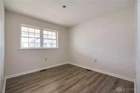 327 N Jackson St, Springfield, OH 45504 photo 8