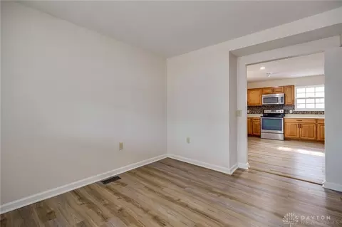 327 N Jackson St, Springfield, OH 45504 photo 9