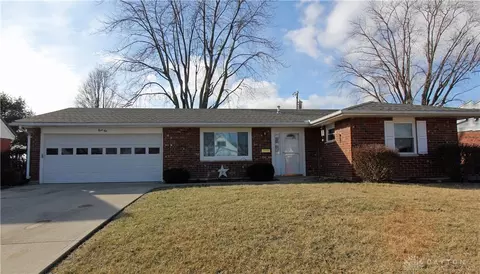 910 Briarcliff, Piqua, OH 45356