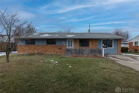 7621 Shalamar Dr, Huber Heights, OH 45424