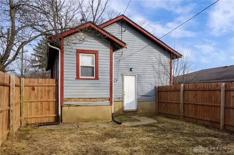 Exterior - 2345 Rustic Rd, Dayton, OH 45406 photo 4 of 6