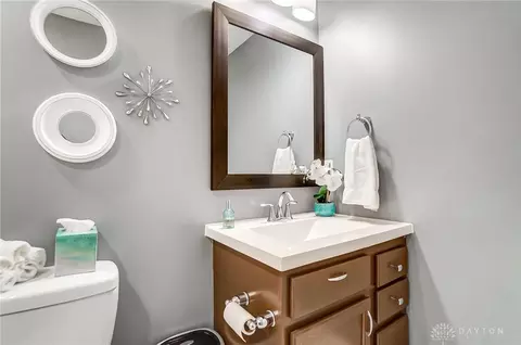 Bath - 3287 Witherspoon Dr, Kettering, OH 45440 photo 9 of 14