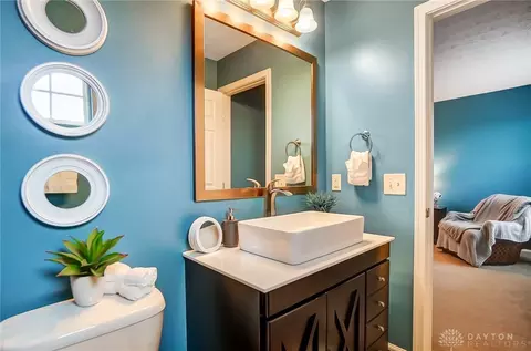 Bath - 3287 Witherspoon Dr, Kettering, OH 45440 photo 2 of 14