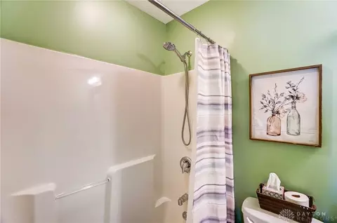 Bath - 3287 Witherspoon Dr, Kettering, OH 45440 photo 7 of 14