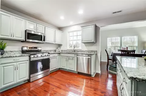 Kitchen - 3287 Witherspoon Dr, Kettering, OH 45440 photo 4 of 7