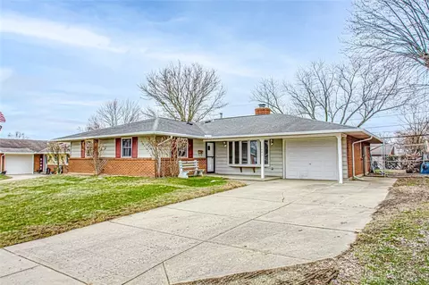 7045 Bascombe Dr, Huber Heights, OH 45424