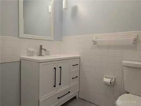 Bath - 351 Villa Rd, Springfield, OH 45503 photo 2 of 2