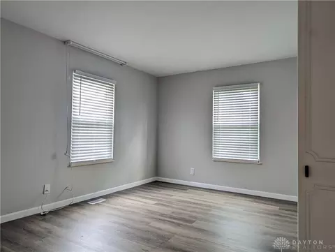 Bedroom - 351 Villa Rd, Springfield, OH 45503 photo 2 of 3