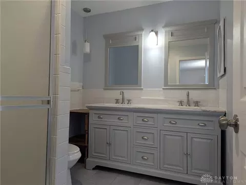 Bath - 351 Villa Rd, Springfield, OH 45503 photo 1 of 2
