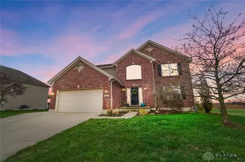562 Jodee Dr, Xenia, OH 45385