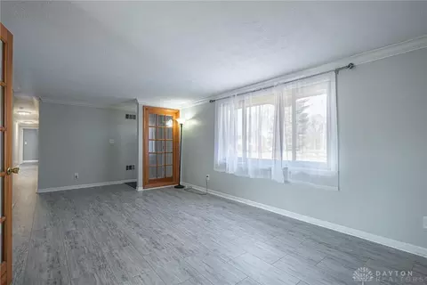 5001 Glenmina Dr, Centerville, OH 45440 photo 3
