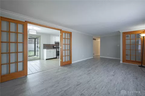 5001 Glenmina Dr, Centerville, OH 45440 photo 2