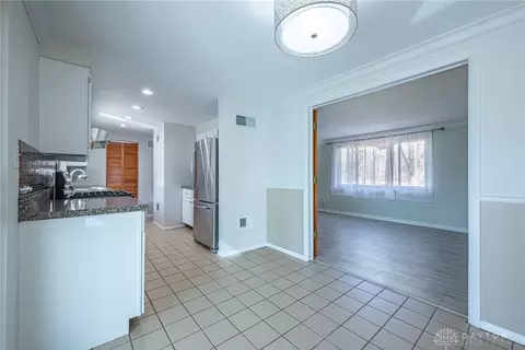 5001 Glenmina Dr, Centerville, OH 45440 photo 4