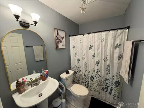 Bath - 1163 Beech St, Fairborn, OH 45324 photo 1 of 1