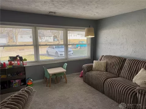 Living - 1163 Beech St, Fairborn, OH 45324 photo 2 of 2