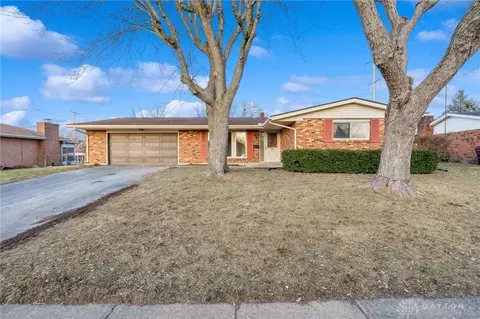 1027 Merrywood Dr, Englewood, OH 45322