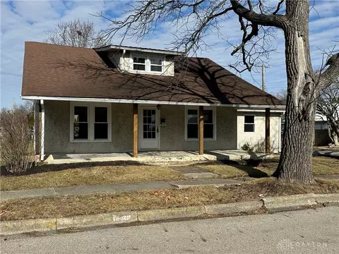 110 Miles Ave, Tipp City, OH 45371