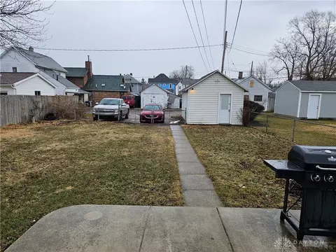 Exterior - 308 N Bechtle Ave, Springfield, OH 45504 photo 4 of 5