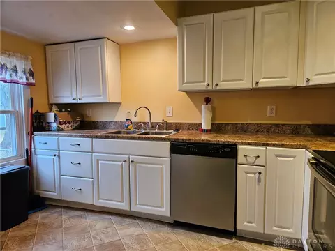 Kitchen - 308 N Bechtle Ave, Springfield, OH 45504 photo 1 of 2