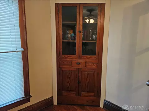 Entry Way - 308 N Bechtle Ave, Springfield, OH 45504 photo 1 of 3