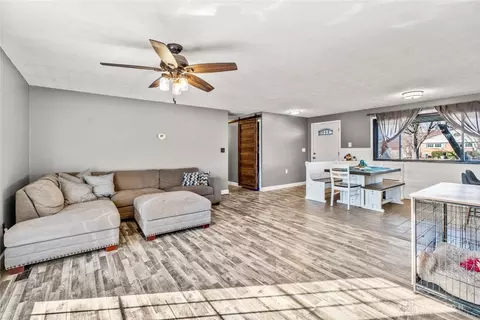 Living - 142 Cushwa Dr, Centerville, OH 45459 photo 2 of 2