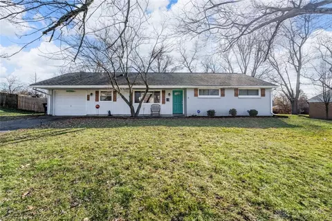 142 Cushwa Dr, Centerville, OH 45459