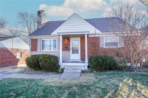1094 Thurnridge Dr, Reading, OH 45215