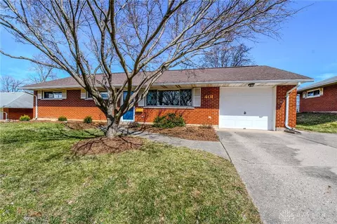 401 Henrich Dr, Kettering, OH 45429 photo 2