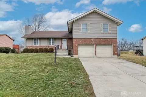 4071 Laguna Rd, Trotwood, OH 45426