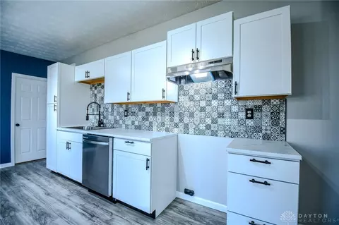 Kitchen - 786 Hilliard St, Springfield, OH 45506 photo 2 of 3