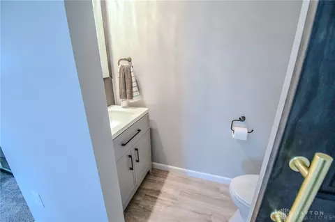 Bath - 786 Hilliard St, Springfield, OH 45506 photo 2 of 2