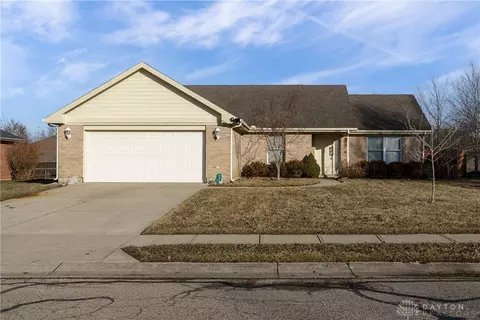 6864 Sun Ridge Dr, Waynesville, OH 45068