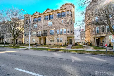 118 W Monument Ave, Dayton, OH 45402