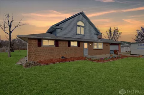 2203 S Tulane Dr, Beavercreek, OH 45431