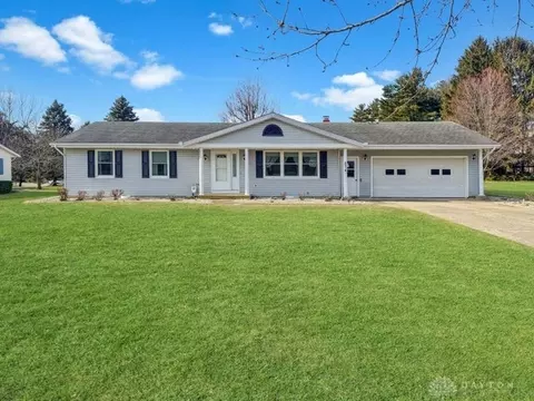 274 New Haven Dr, Urbana, OH 43078