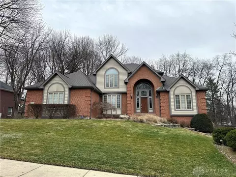 352 Timberleaf Dr, Beavercreek, OH 45430