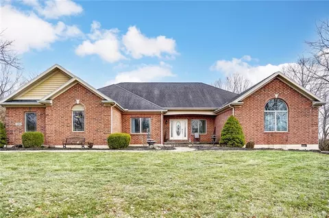 4088 Coury Ln, Dayton, OH 45424
