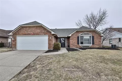 8808 Deer Hollow Dr, Dayton, OH 45424