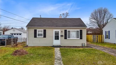 116 E Circle Dr, Dayton, OH 45449