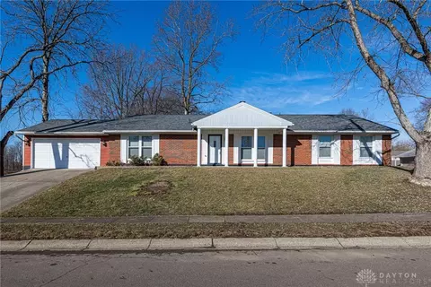5 Evergreen Dr, Springboro, OH 45066