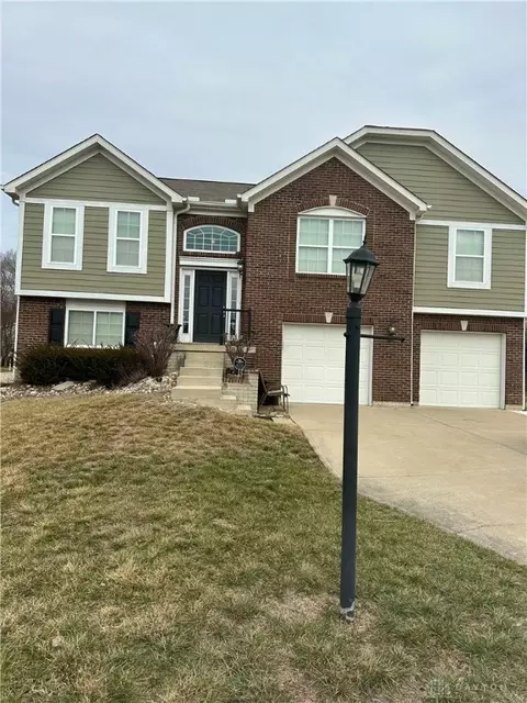 210 Bailey Ln, Springboro, OH 45066