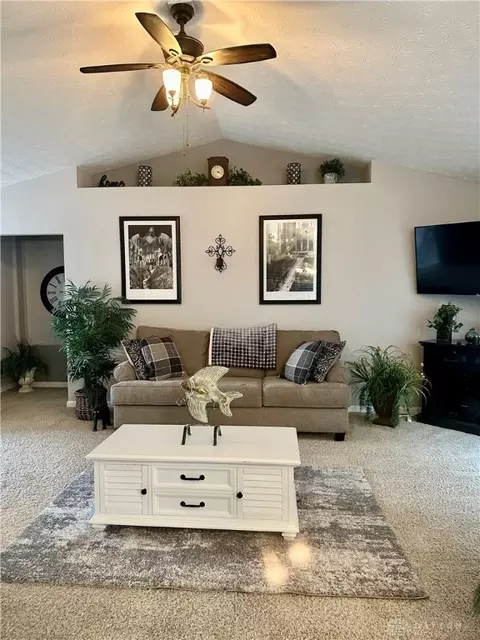 210 Bailey Ln, Springboro, OH 45066 photo 2